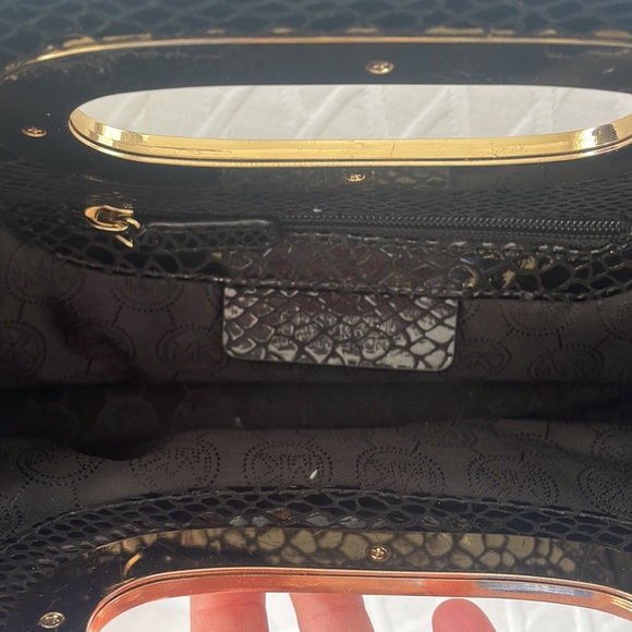 Michael Kors 🔥 Black Reptile Embossed Leather Clutch - Picture 4 of 4
